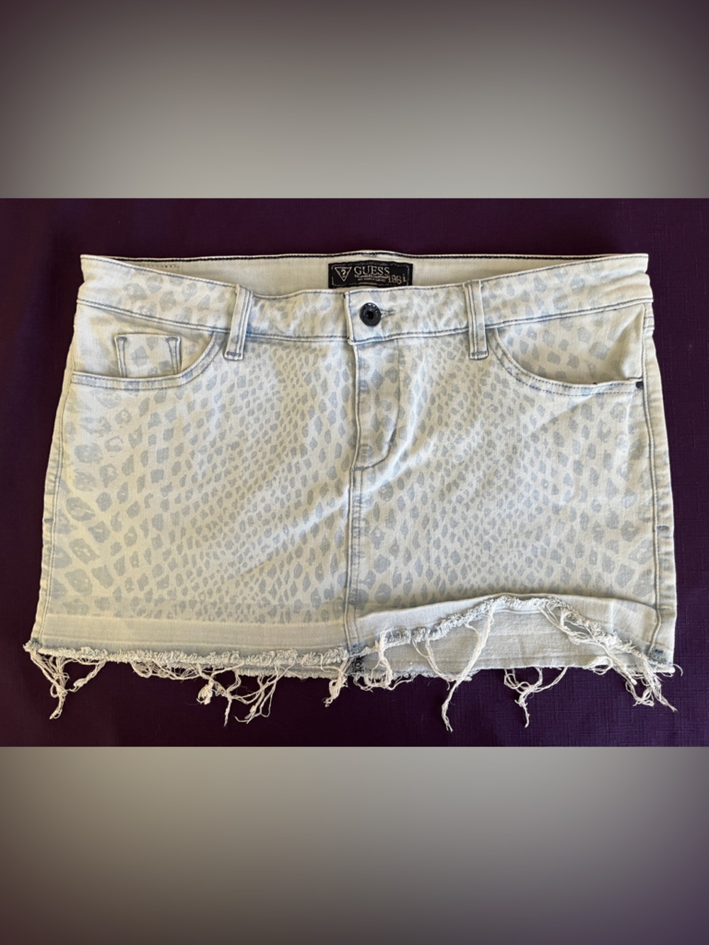 Guess Womes Leopard Print Frayed Hem Denim Mini Skirt 32 Y2K